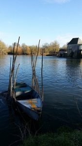 Bord de Loire à l'aval d'Angers, barque