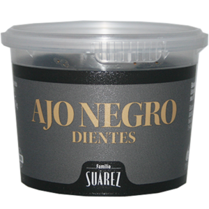 L'ail noir IGP de Las Pedroñeras est issu d'ail violet IGP de Las Pedroñeras. Produit typique espagnol. Texture fondante, saveur balsamique et caramel.