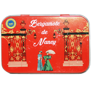 Bergamote de Nancy IGP et Label Rouge, bonbon de Lorraine à la bergamote, texture cassante et couleur ambrée. Délice à partager ! Belle boite metallique.