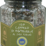 Câpres de Pantelleria IGP au sel marin. Câpres conservés dans du sel, spécialité sicilienne. Poducteur locaux, bourgeons au parfum intense et délicat.