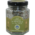 Câpres IGP cappero di Pantelleria IGP au sel marin. Câpres conservées dans du sel, spécialité sicilienne. Producteurs locaux, bourgeons au parfum intense et délicat.