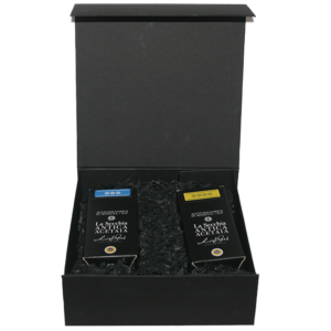 Coffret de deux vinaigres balsamiques de Modène IGP.3 étoiles vieilli dans 12 fûts en bois de cerisier & 4 étoiles vieilli dans 16 fûts en bois de genèvrier