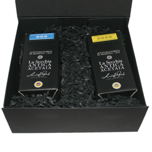 Coffret de deux vinaigres balsamiques de Modène IGP.3 étoiles vieilli dans 12 fûts en bois de cerisier & 4 étoiles vieilli dans 16 fûts en bois de genèvrier