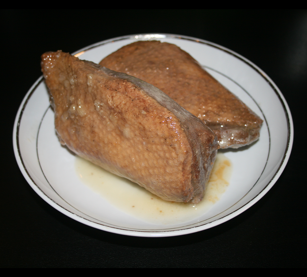 Magrets confit de canard du Sud-Ouest IGP. 2 magrets cuits dans la graisse de canard, généreux et convivial. Produit d'exception, spécialité du Gersoise.