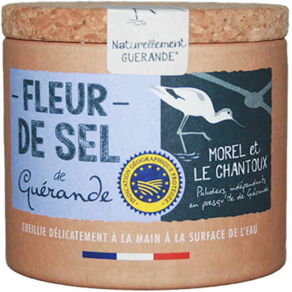 fleur de sel de Guérande IGP, texture légère et friable, saveur fine riche en oligo-éléments. Récoltée à la main par des paludiers dans les marais salants.