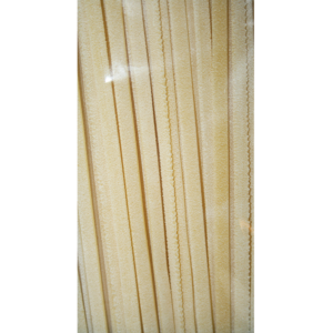 Bavette, pasta di Gragnano IGP. Tréfilé au bronze, rugeuses, poreuses, parfaites pour absorber les sauces. Semoule de blé dur (13% protéines)