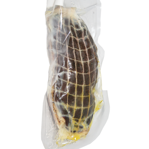 Magret de canard à foie gras du Sud Ouest IGP séchéMagret séché fourré foie gras du Sud-Ouest IGP. Texture ferme et délicate, profondeur de goût.