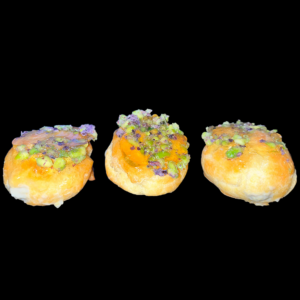 Petits choux à la crème et pistache verte AOP Bronte