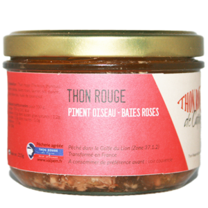 Thon rouge de ligne au piment oiseau et baies roses. Pêché de manière artisanale en Mediterranée, sur la côte bleu. Texture ferme, plein de caractère.